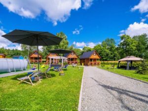 Osada Widok na Góry - domki do wynajęcia - basen