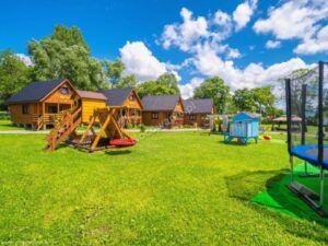 Osada Widok na Góry - domki do wynajęcia - plac zabaw