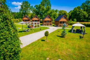 Osada Widok na Góry - domki do wynajęcia - ogród