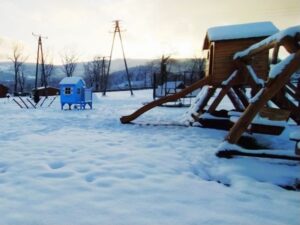Osada Widok na Góry - domki do wynajęcia - plac zabaw